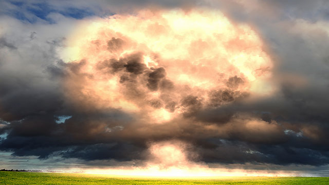 NUCLEAR BOMB DREAM