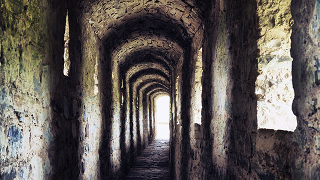 OLD-FASHIONED CORRIDOR DREAM